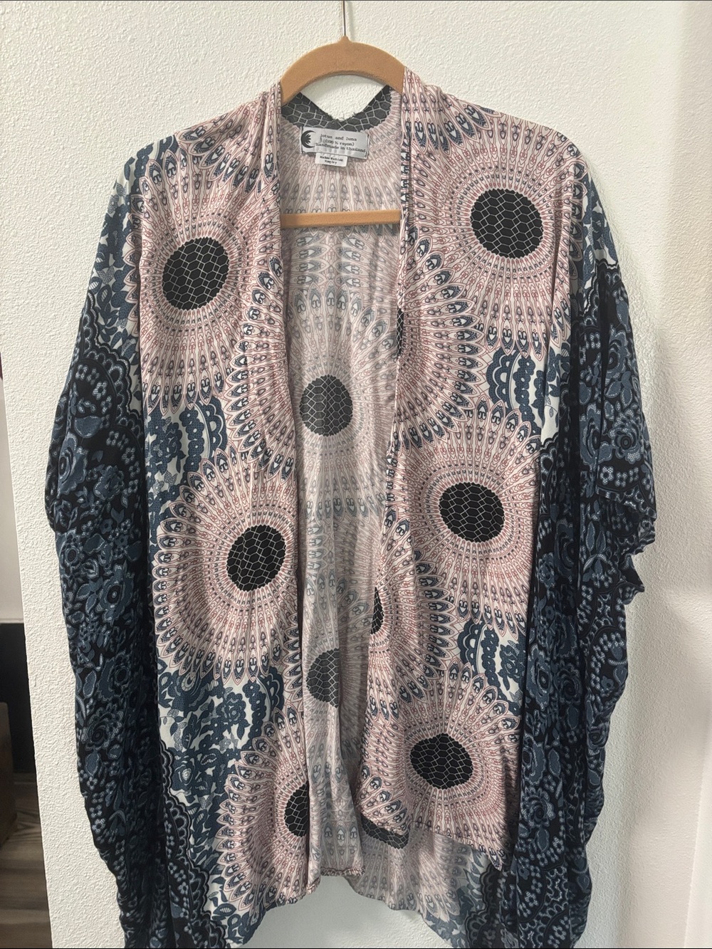 Open-Front Printed Kimono Shrug in Pink & Navy